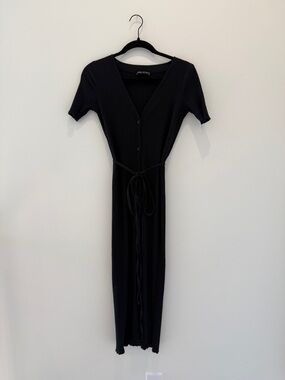 Zara Black Ribbed V‑Neck Button Midi Dress with Tie Waist